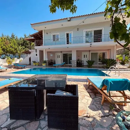 Vieri Apartamento Lukovë